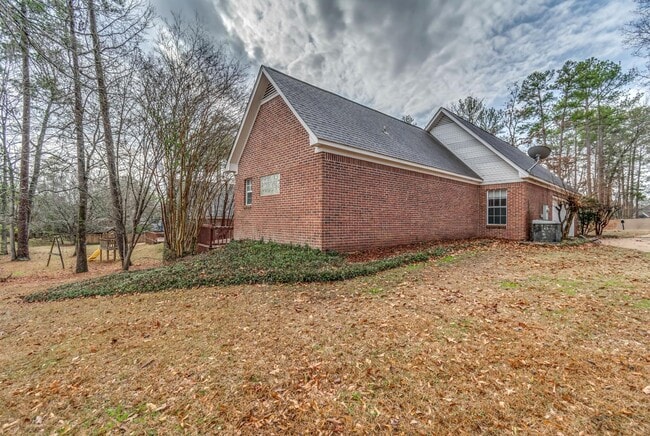 Building Photo - 340 Willow Ridge Cove