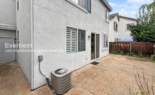 Building Photo - 1090 Azalea Ln