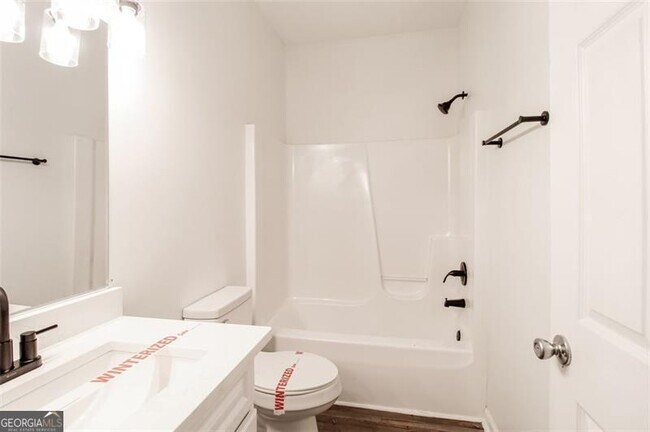 Building Photo - 1070 4th St NW