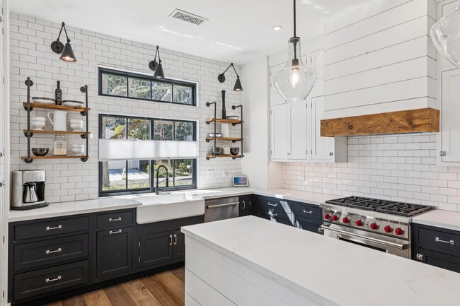 Building Photo - 1810 Quail Ct