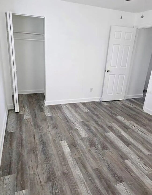 Building Photo - 2 bed 1 bath 2-plex with 850 sf. Off MLK (...