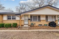 Building Photo - Roomy 2 Bedroom With Basement