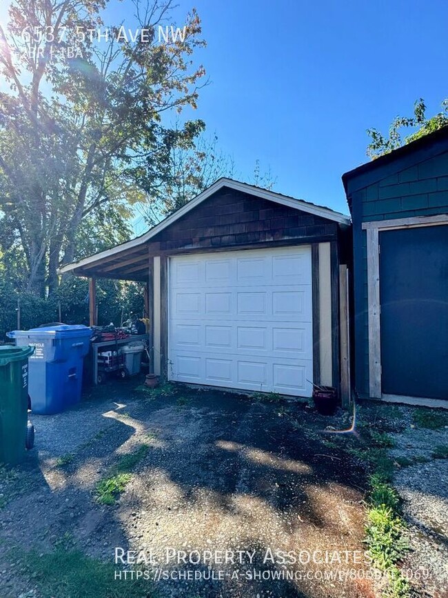 Building Photo - Charming Ballard Home in a Prime Location!