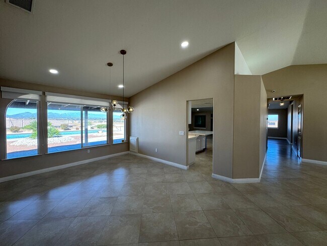 Building Photo - Luxury Skyline Ranch Home with Pool & Stunning Views