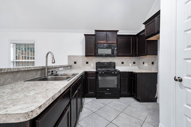 Building Photo - 3021 Sparrow St