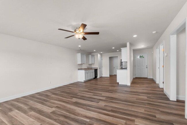 Building Photo - Highland Point Dr 849/851