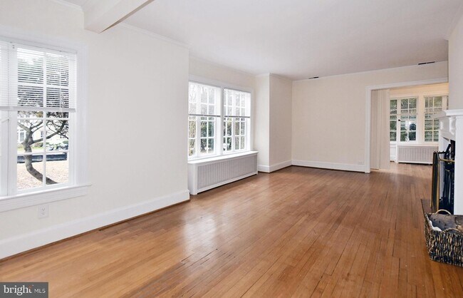 Building Photo - 4509 Ellicott St NW