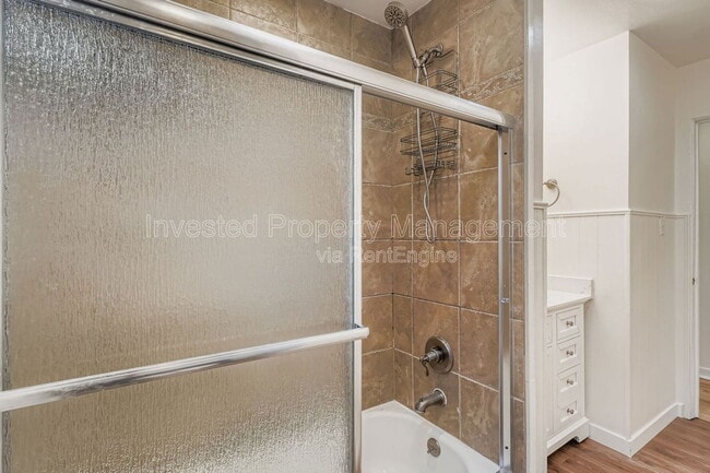 Building Photo - 4334 E 18th Ave