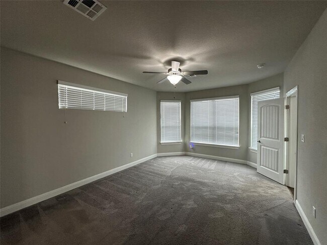 Building Photo - 4213 Valley Oaks Dr