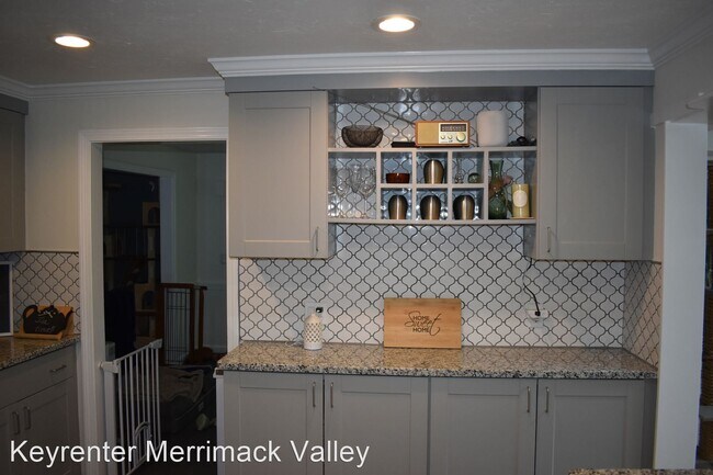 Building Photo - 4 br, 2 bath House - 3 Minot Avenue