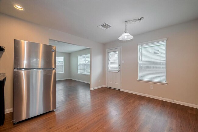 Building Photo - 6026 Stockholm Ct