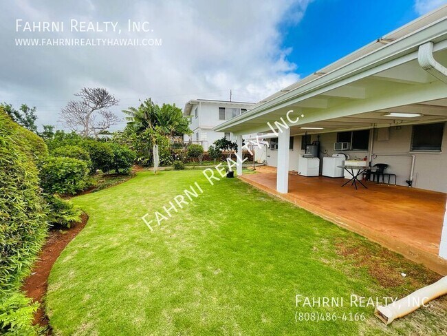 Building Photo - 1472 Kalauipo St