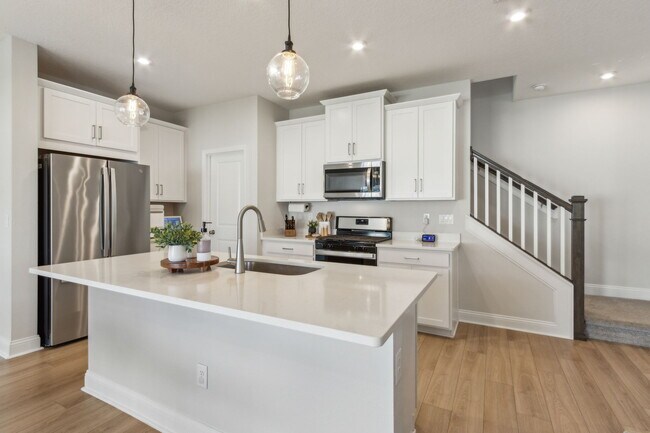 Building Photo - 579 Meadow Creek Dr