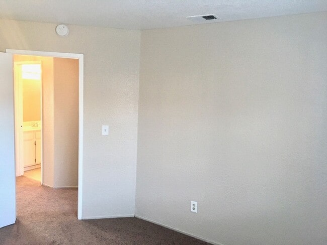 Building Photo - Large 3 Bedroom 2.5 Bath House w/ Garage in Vallejo -- COMING SOON !!!