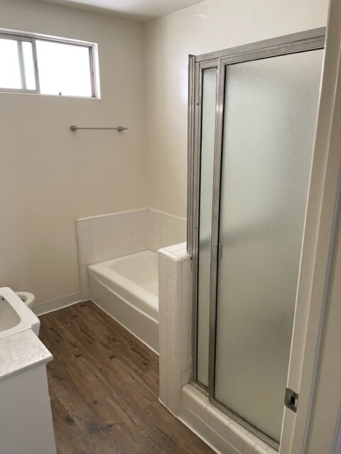 Building Photo - 1852 Kelton Ave