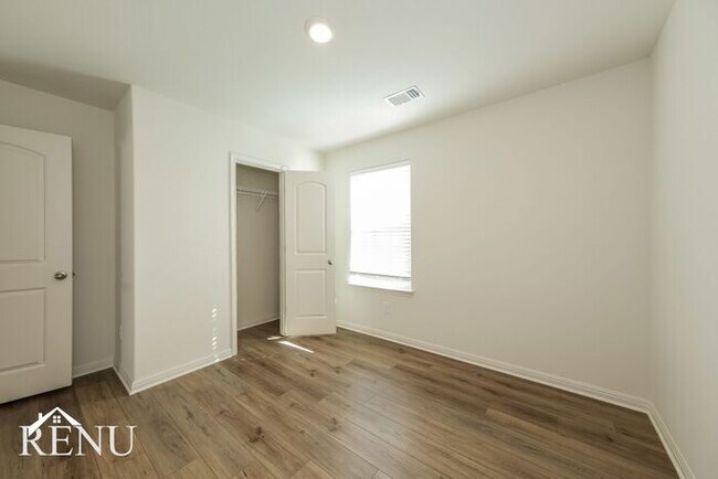 Building Photo - Coming Soon! First Month Free!