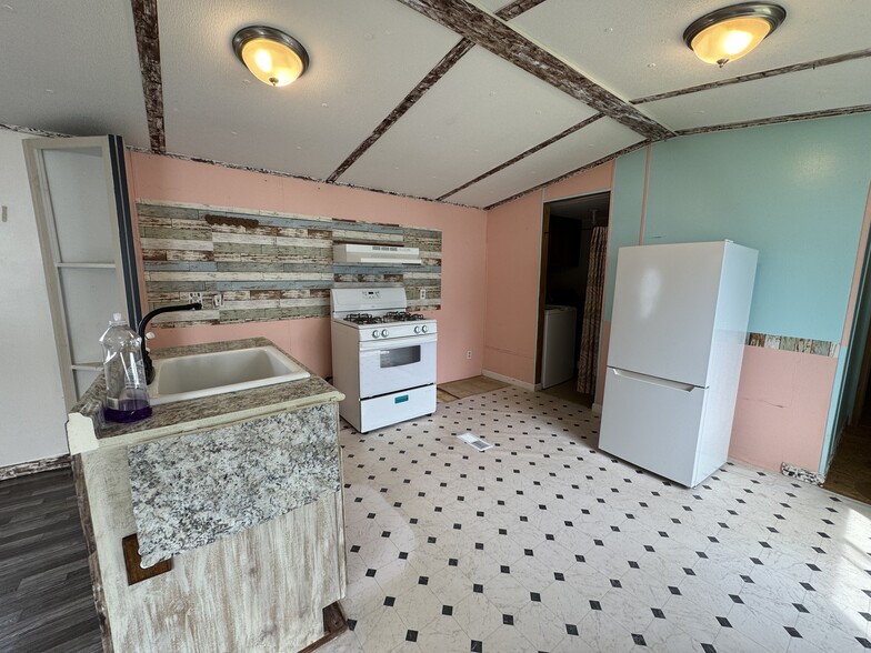 Building Photo - 48592 Leafdale Ct