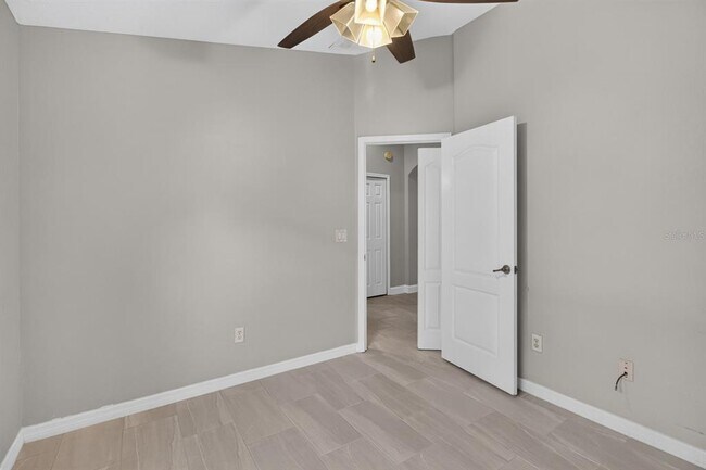 Building Photo - 7961 Carriage Pointe Dr
