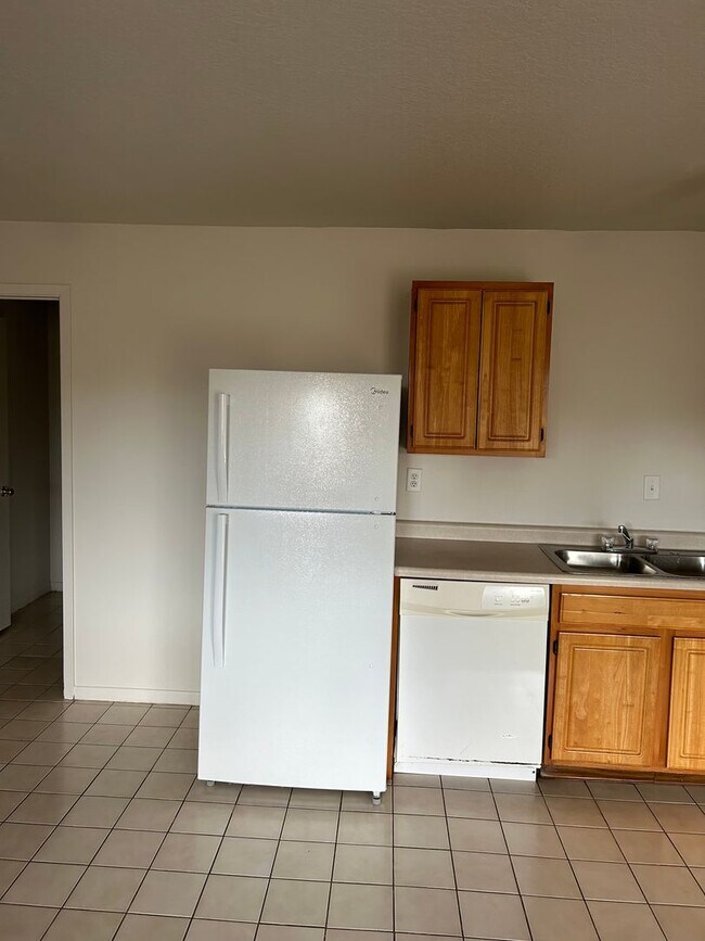 Building Photo - 3 Bedroom, Single-story Townhomes for rent in Madrid, IA