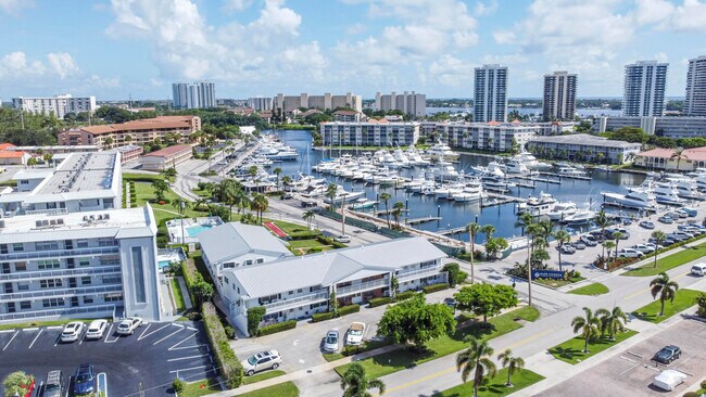 Building Photo - 143 Yacht Club Dr