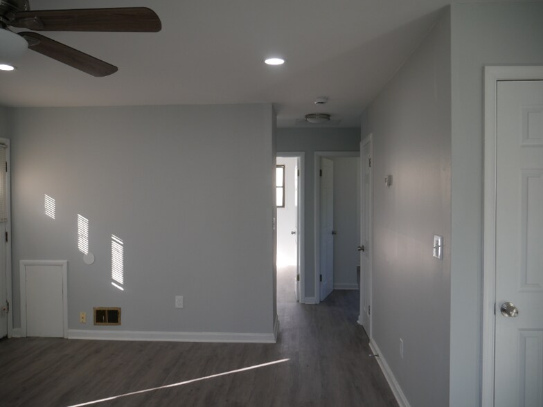 Building Photo - 2312 Wintergreen Ave