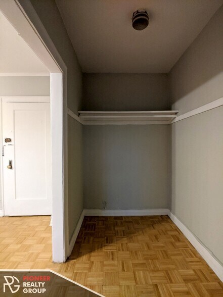 Building Photo - 705 W Belmont Ave