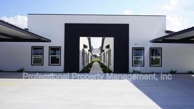 Building Photo - 2813 Bravo Rd