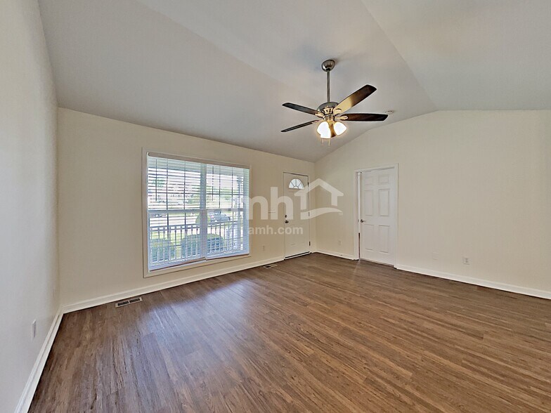 Building Photo - 2908 Checkers Ct
