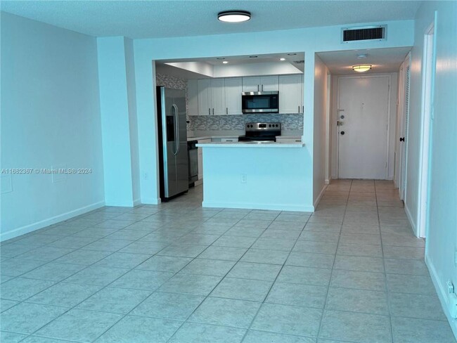 Building Photo - 1 bedroom in Aventura FL 33160