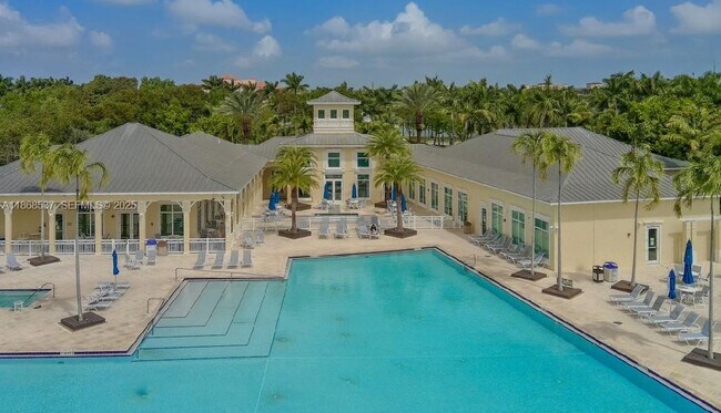 Building Photo - 2853 SE 1st Dr