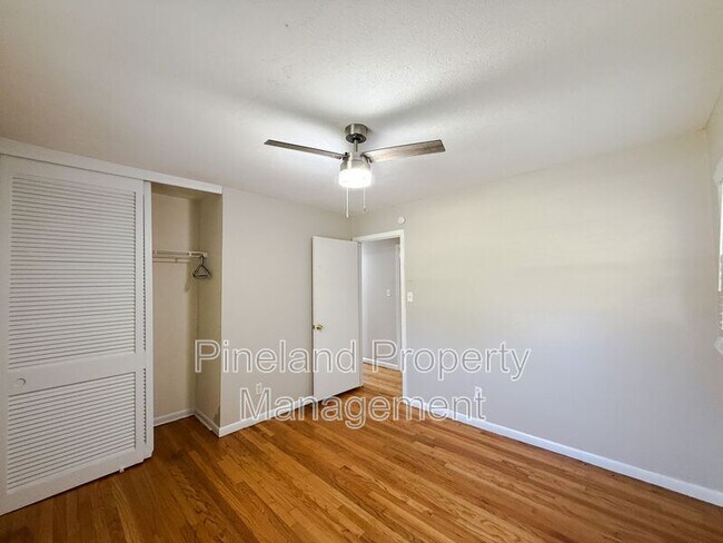 Building Photo - 7220 Ainsley St