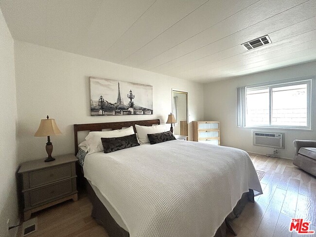 Building Photo - 74584 Nevada Cir E