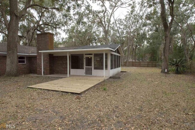 Building Photo - 831 Devon Dr