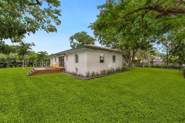 Building Photo - 810 NW 7th St