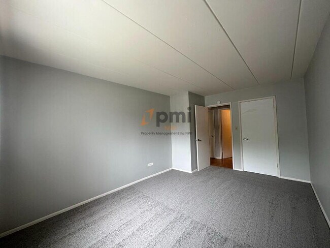 Building Photo - 105 Harrington Ave