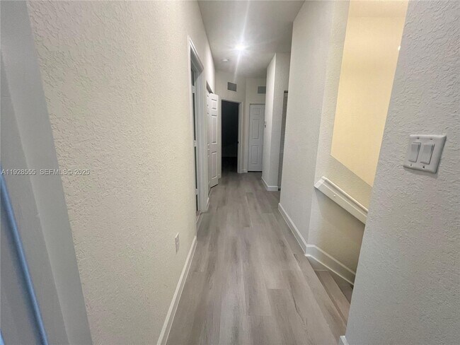 Building Photo - 15001 SW 119th Ln