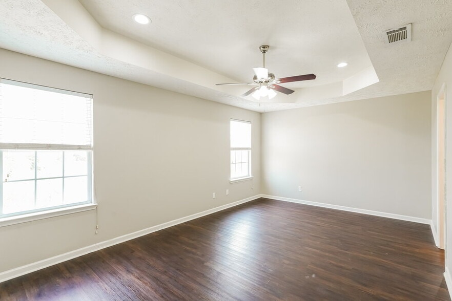 Building Photo - 1428 Sprucedale Dr