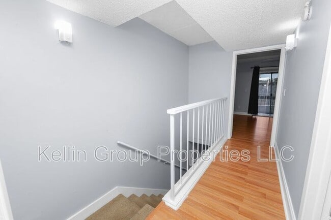 Building Photo - 2862 Somerset Park Dr