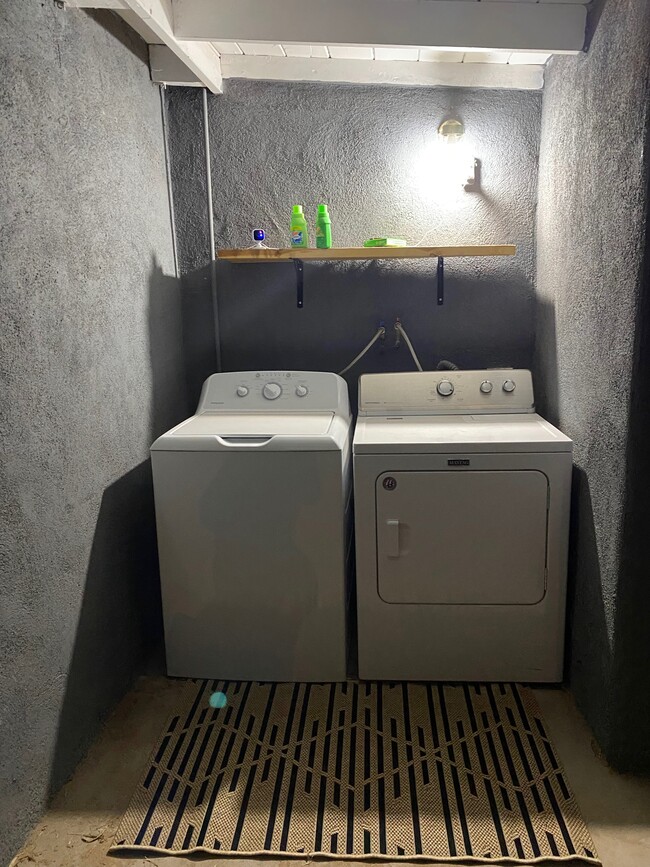 Building Photo - 174 W Borrego St