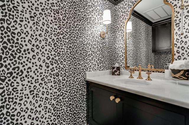 Building Photo - 7510 W Northwest Hwy