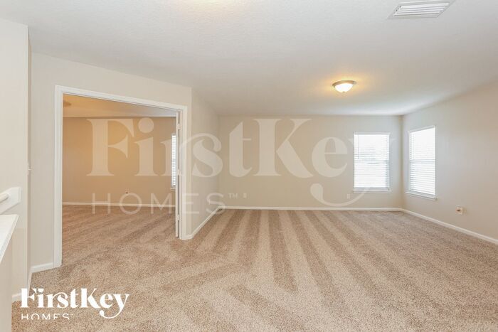 Building Photo - 76112 Deerwood Dr