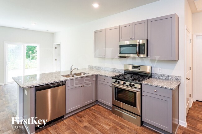 Building Photo - 2629 Alamanda Dr