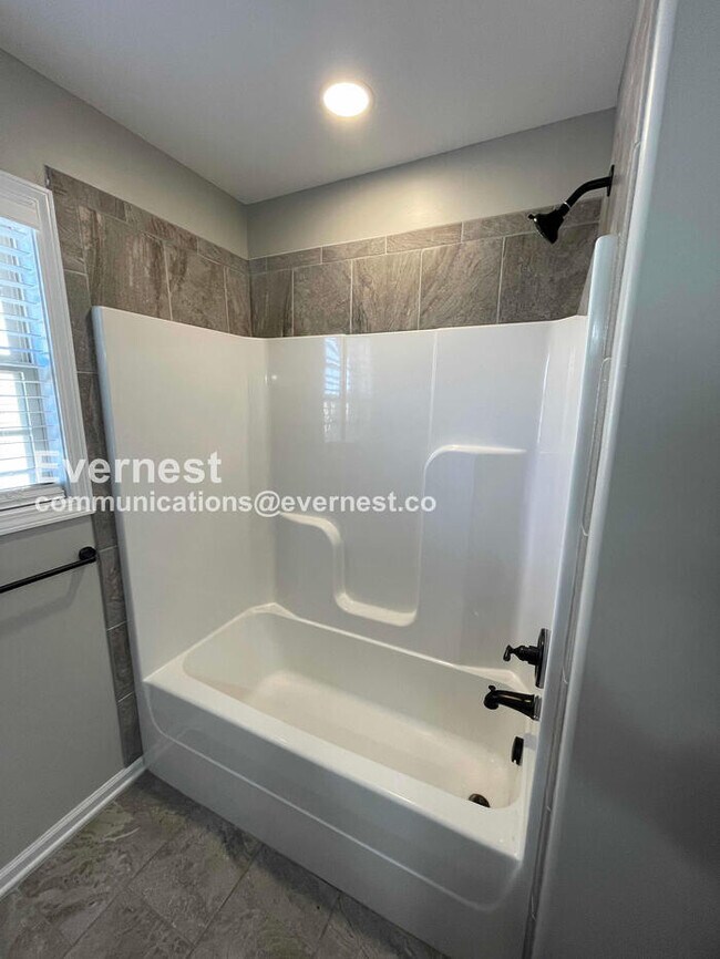 Building Photo - 3393 Wiser Dr