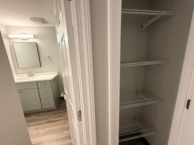 Building Photo - 95 Powers St