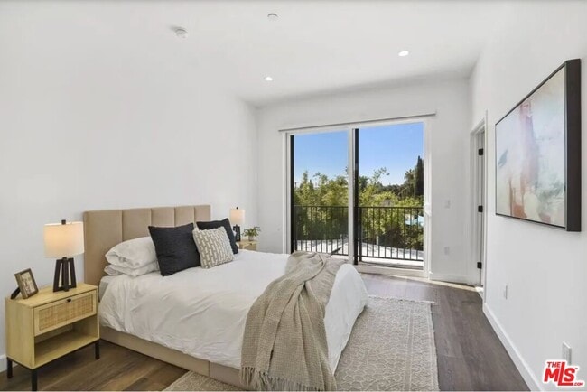 Building Photo - 6146 Whitsett Ave