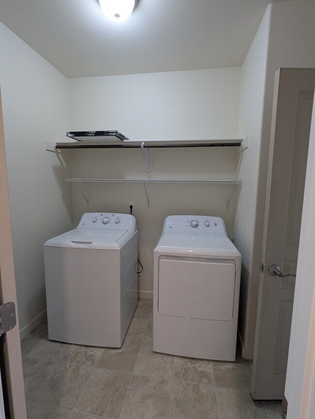 Building Photo - 3667 SW Pumice Stone Ave