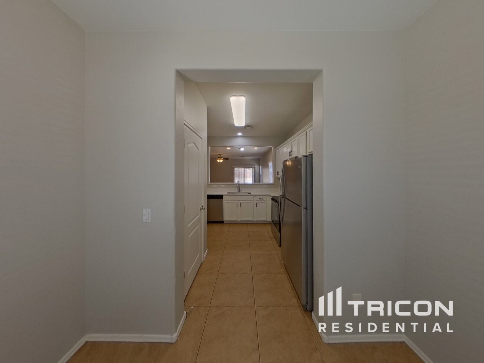 Building Photo - 5024 S 99th Dr