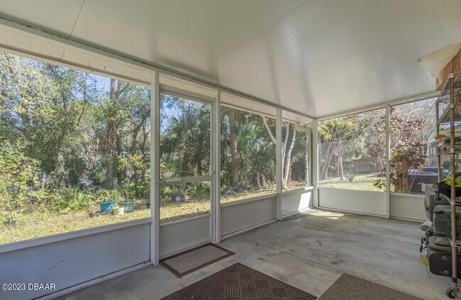 Building Photo - 3913 Sunset Cove Dr