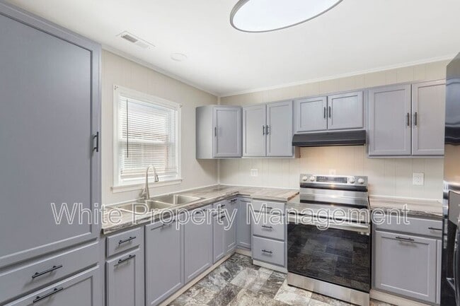 Building Photo - 911 Belinda St