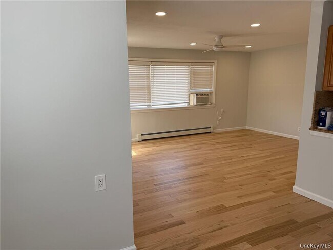 Primary Photo - 513 E Broadway